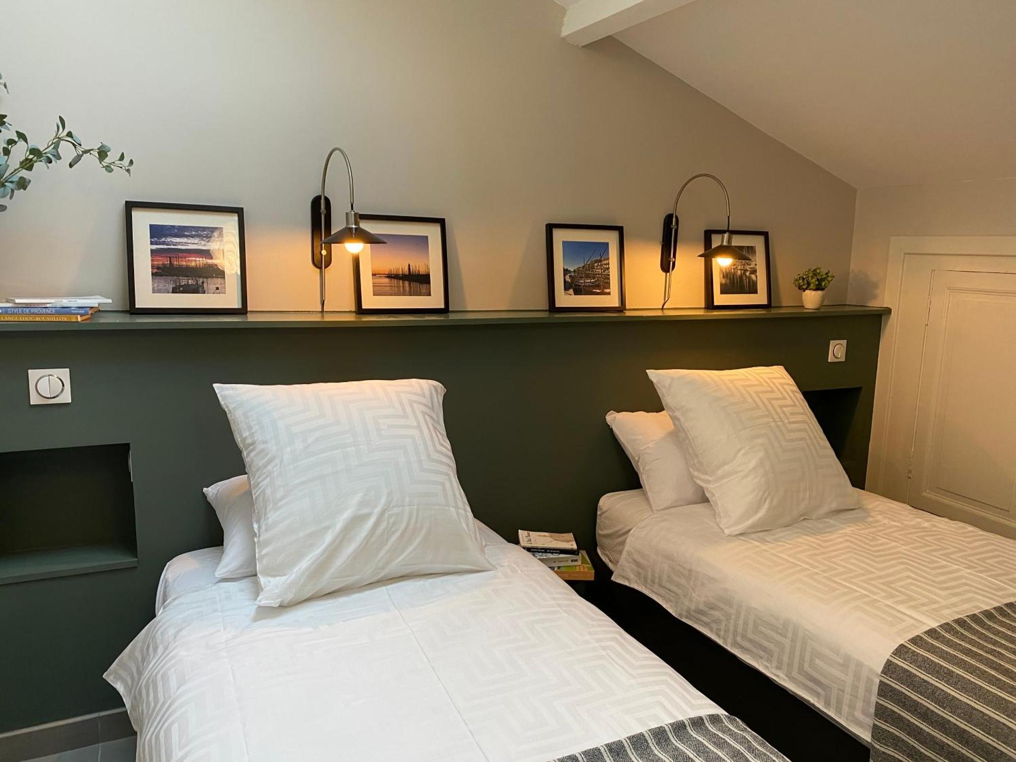 Le Petit Bijou Sete, Quatre Appartements Au Centre Ville, Trois Avec Vue Canal Pokój zdjęcie